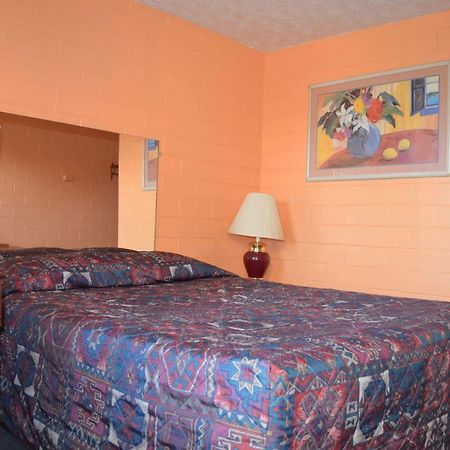 Admiral Motel Oaklandon Exterior photo